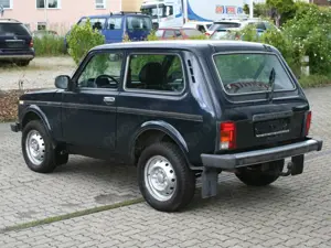 Lada 4x4 Taiga Bild 2