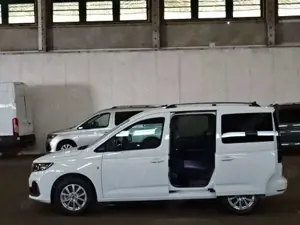 Ford Tourneo Connect 2.0L TDCi Titanium PDC SHZ DAB+ Bild 4