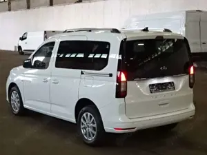 Ford Tourneo Connect 2.0L TDCi Titanium PDC SHZ DAB+ Bild 5