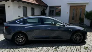 Tesla Model 3 Allradantrieb Dual Motor Long Range AWD Bild 3