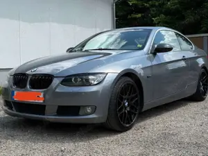 BMW 325 325xi Coupe Bild 2