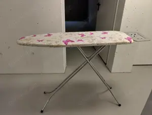 neuwertiges Bügelbrett 