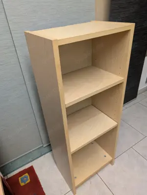 Bücherregal aus Holz Bild 3