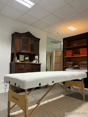 Fesselmassage -mlSinnliche Dominanz - Bizzar Fetisch Massage+feinmassagen ! IntymRasur Tantra