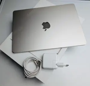 MacBook Air M3 2024 13 8GB RAM 256GB Polarstern.
