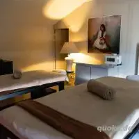 Erotische Body-to-Body-Massage.