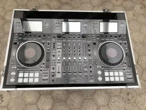 Pioneer DDJ-RZX Mixer Controller mit Case
