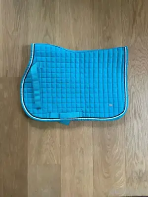 2 Schabracken + Shetty Schabracke