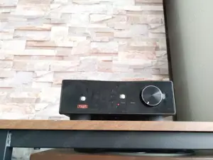 Rega Brio-R Vollverstärker Bild 4