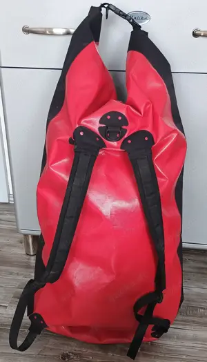 Wasserdichter Packsack mit Rucksackriemen ca.100 Liter