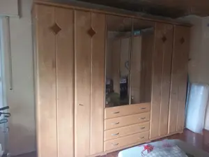 Bettanlage mit Kleiderschrank Nussbaum teilmassiv