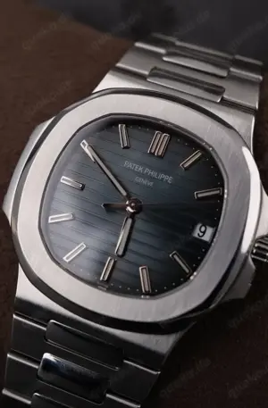 Patek Philippe Nautilus 5711 1A   Edelstahl, Blaues Zifferblatt   Full Set Bild 2