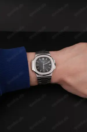 Patek Philippe Nautilus 5711 1A   Edelstahl, Blaues Zifferblatt   Full Set Bild 5