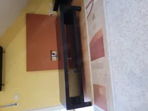 Kommode + Tisch  zu VERSCHENKEN 