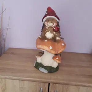 Dekofigur Igel auf Pilz  
