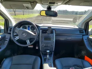 Mercedes Benz B200
