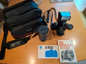  Minolta x700 Fotoapparat mit Blitz und zusatz Objekt