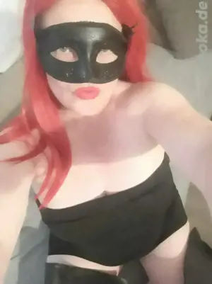 herrin xena und herrin mona suchen Leck und Bdsm sklaven! 