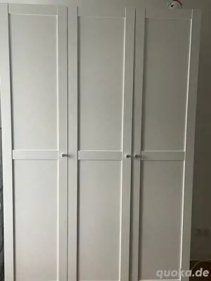Kleiderschrank 