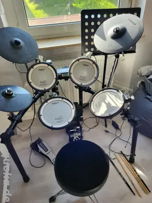 E Drum Set Roland TD-4KX2 V-Compact Bundl