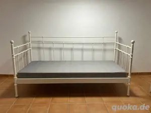 Sofa Bett mut Matratze zum schlafen 