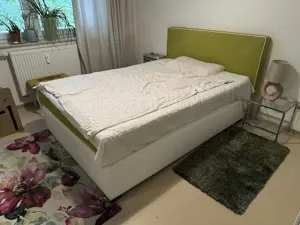 Doppelbett in gutem Zustand