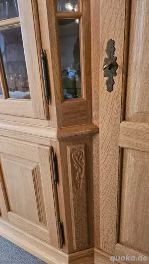 Wohnzimmerschrank 