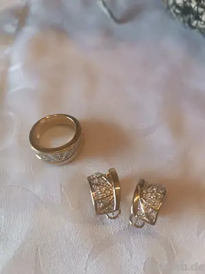 Schmuck - Ring und passende Ohrringe 