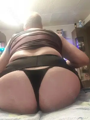Sehr devoter bi Mann sucht Männer die mich ungespühlt ran nehmen 