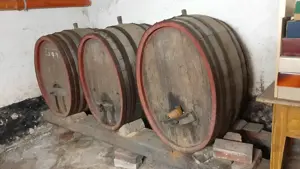 Weinfässer zu verkaufen