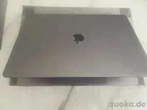 Apple MacBook Pro 15 Zoll mit Touch Bar 2,6 GHz Quad-Core Intel Core i7