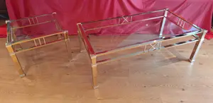 Klassische Couch- und Beistelltisch-Kombination Bild 10