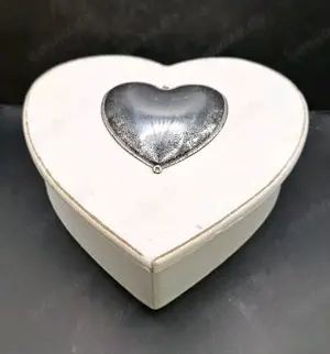 DIY bemalte Herzdose aus Holz Rustikal 15cm lang 