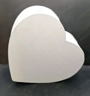 DIY bemalte Herzdose aus Holz Rustikal 15cm lang  Bild 5