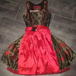 WIESNKÖNIGextravagantes DirndlRosen Tracht Festkleid Gr. 38 (Eng)