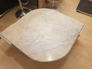 Schöner Couchtisch aus Marmor