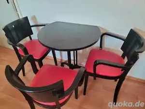 Schwerer Tisch mit 3 Stühle hochwertig schwarz 