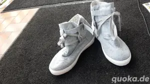 Schuhe abzugeben 