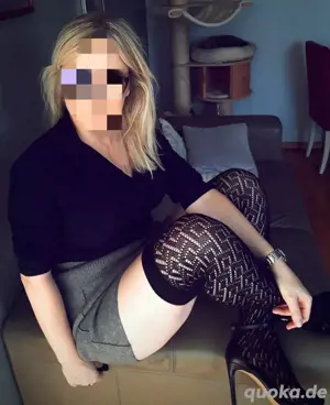 Getragene Wäsche, Schuhe ,Kleidung, Dildos.  Bild 2