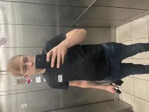 Wir suchen eine Frau für Dreier  Bild 2