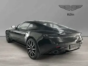 Aston Martin DB11 V8 Coupe Onyx Black Pure Black Carbon Twill Bild 2