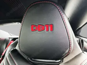 Aston Martin DB11 V8 Coupe Onyx Black Pure Black Carbon Twill Bild 5
