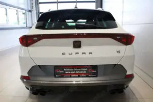 CUPRA Formentor VZ 2.0 TSI DSG 4Drive 4JGAR/AHK/PANO/elHK Klima Bild 4