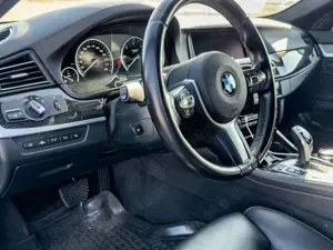 BMW M550 5er Touring Diesel M550d xDrive Touring Sport-Aut. Bild 2