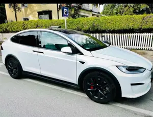 Tesla Model X Plaid