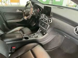 Mercedes-Benz A 45 AMG A 45 AMG 4Matic Sport Bild 3