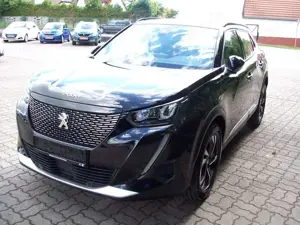 Peugeot 2008 PureTech 130 Allure Bild 1