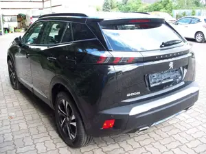 Peugeot 2008 PureTech 130 Allure Bild 4