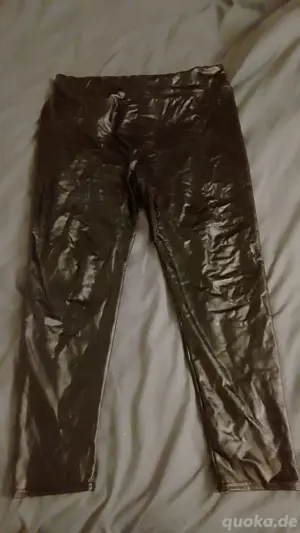 Jede menge für Dich getragene Wäsche, Kleidung & Schuhe! Bild 2