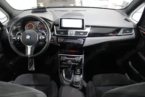BMW 220 Bild 4